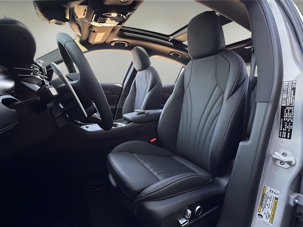New 2025 Maserati Grecale Modena AWD/4WD image 18