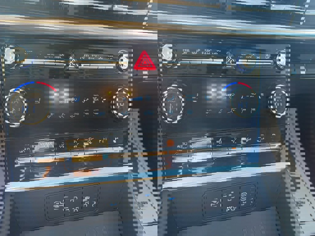 Used 2024 Hyundai Santa Fe SEL image 10