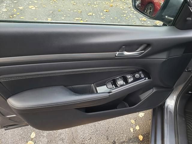 Used 2020 Nissan Altima 2.5 SV image 10