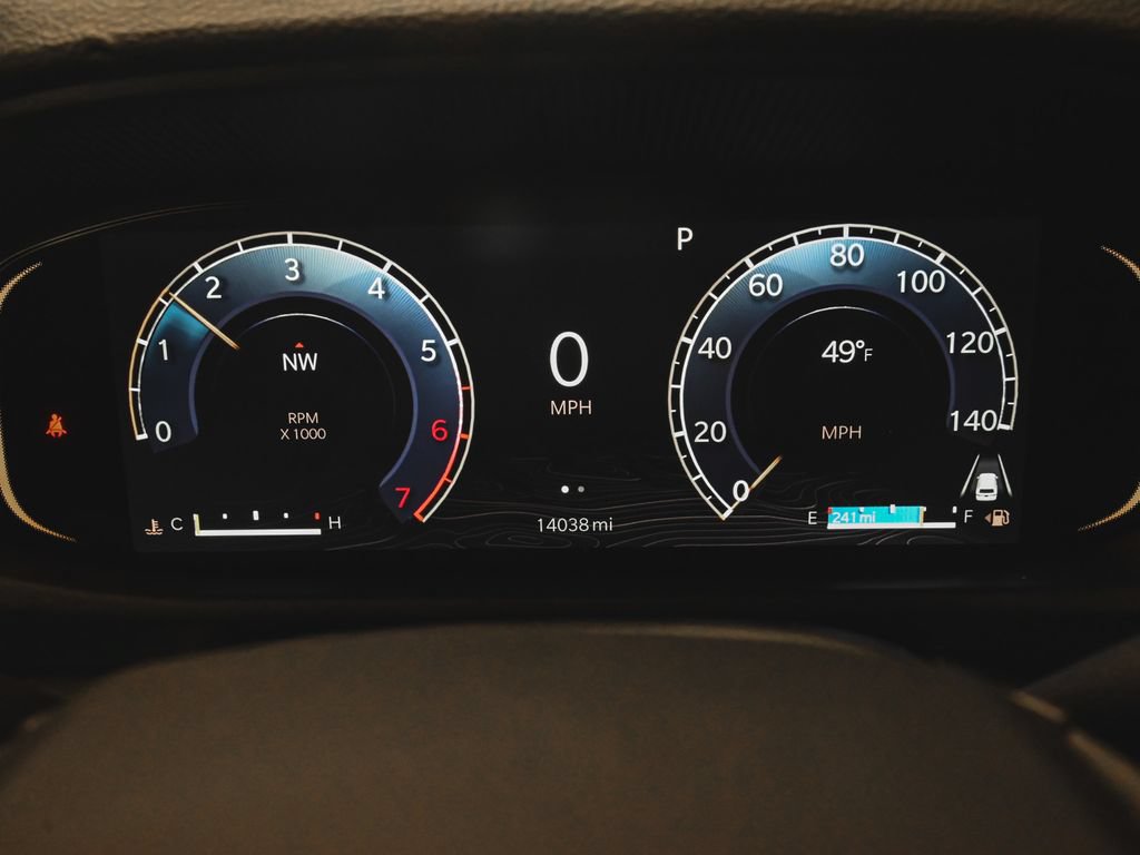 Used 2025 Jeep Wagoneer 4WD image 16