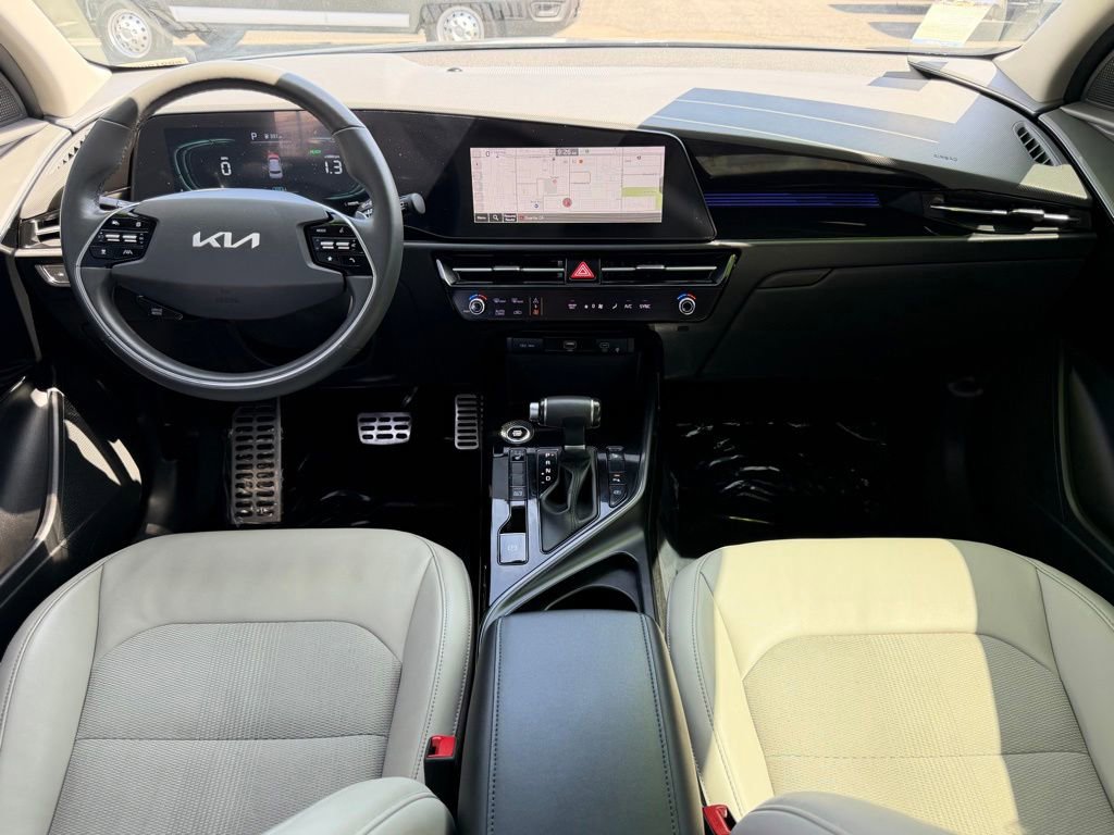 Used 2023 Kia Niro EX Touring FWD image 36