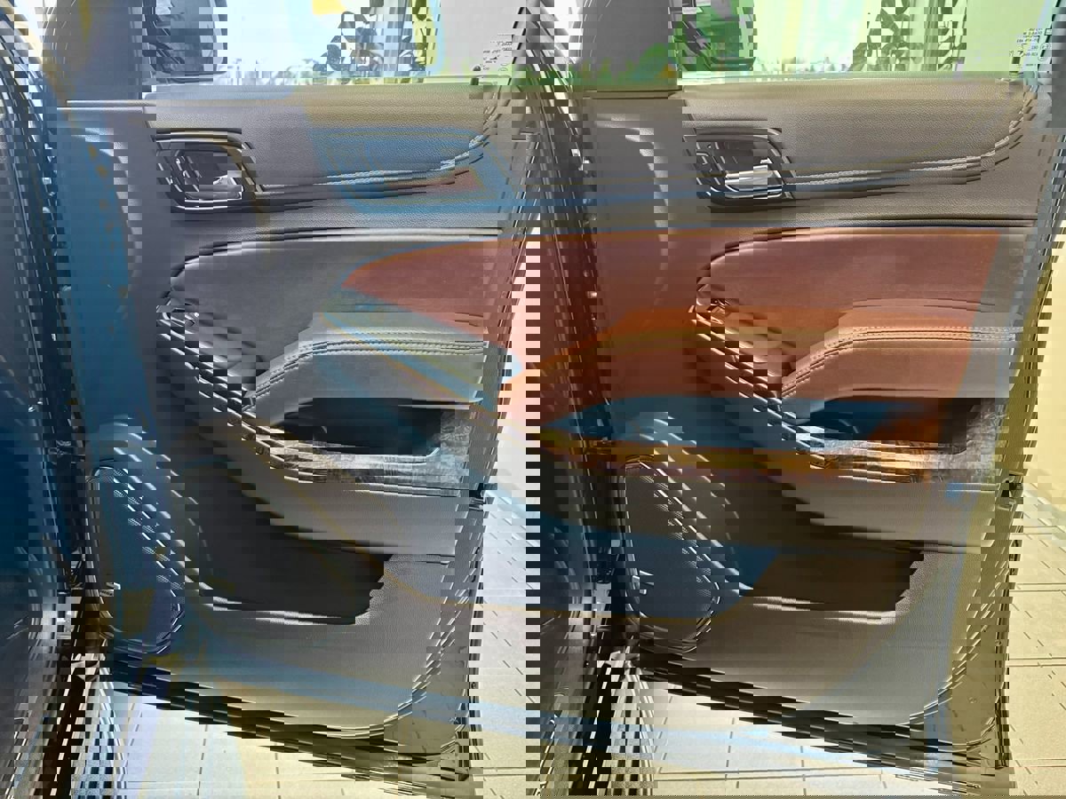 Used 2018 Chevrolet Tahoe Premier image 14