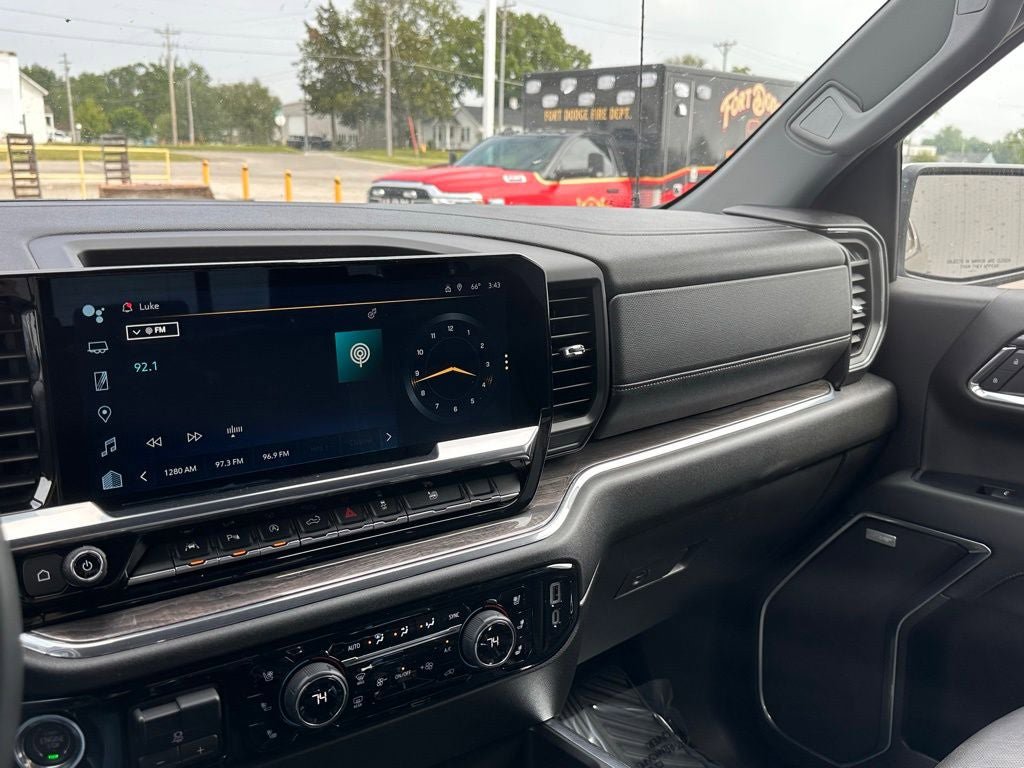 Used 2023 Chevrolet Silverado 1500 LTZ w/ Technology Package AWD/4WD image 25