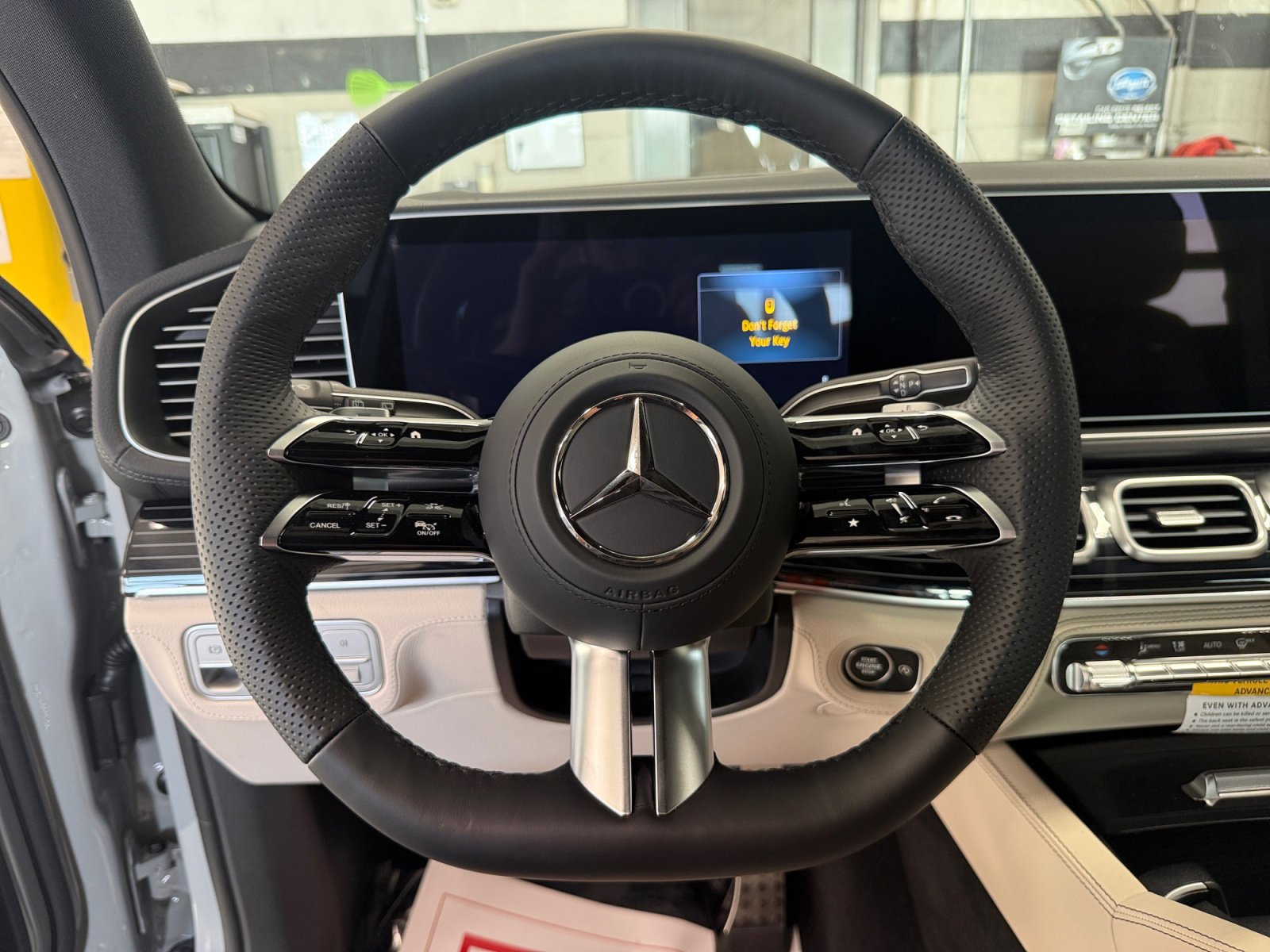New 2026 Mercedes-Benz GLS 580 4MATIC image 9