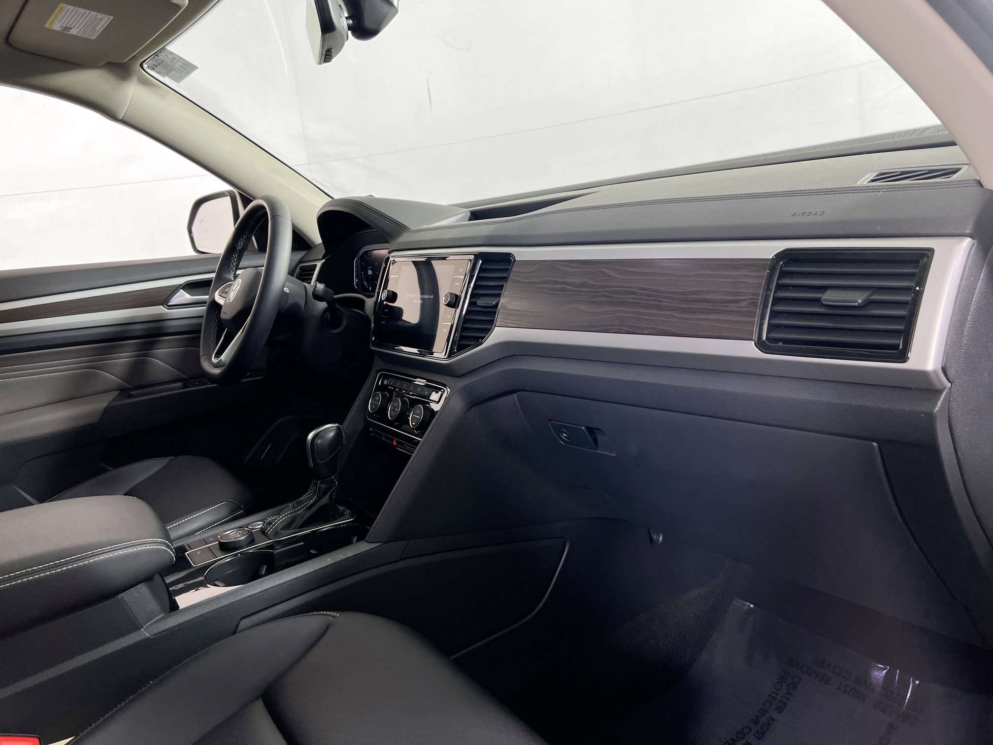 Used 2023 Volkswagen Atlas SE AWD/4WD image 30