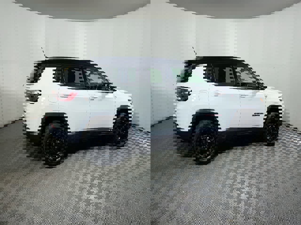 Used 2023 Jeep Compass Trailhawk image 14