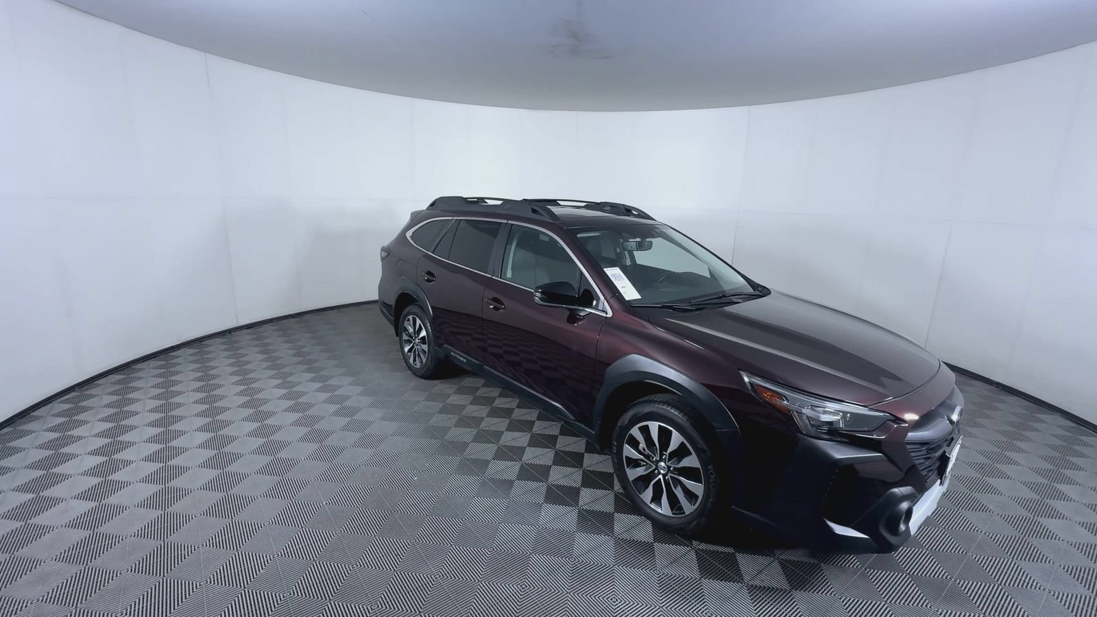 Used 2023 Subaru Outback Limited XT AWD/4WD image 2