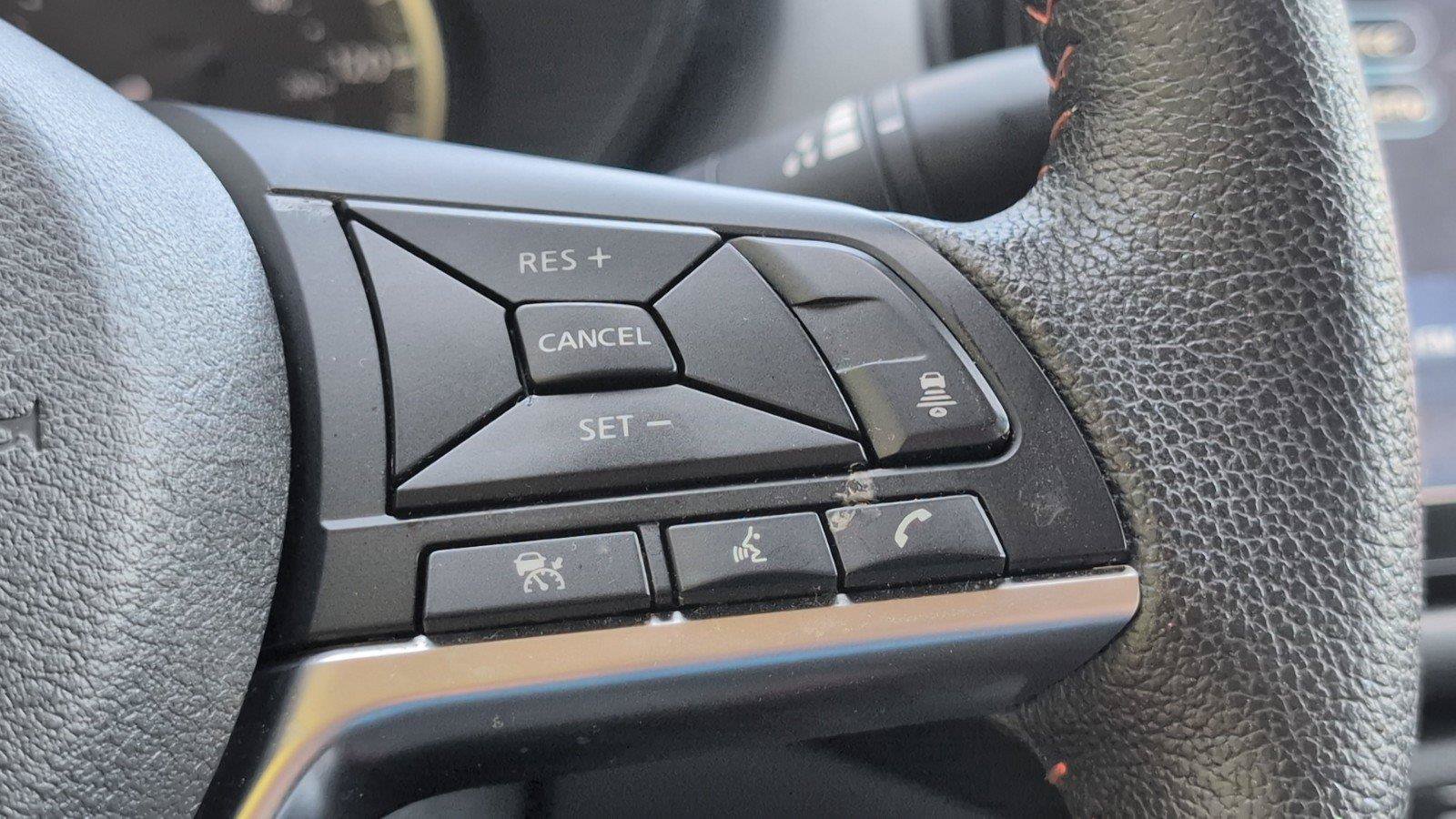 Used 2024 Nissan Versa SR FWD image 28