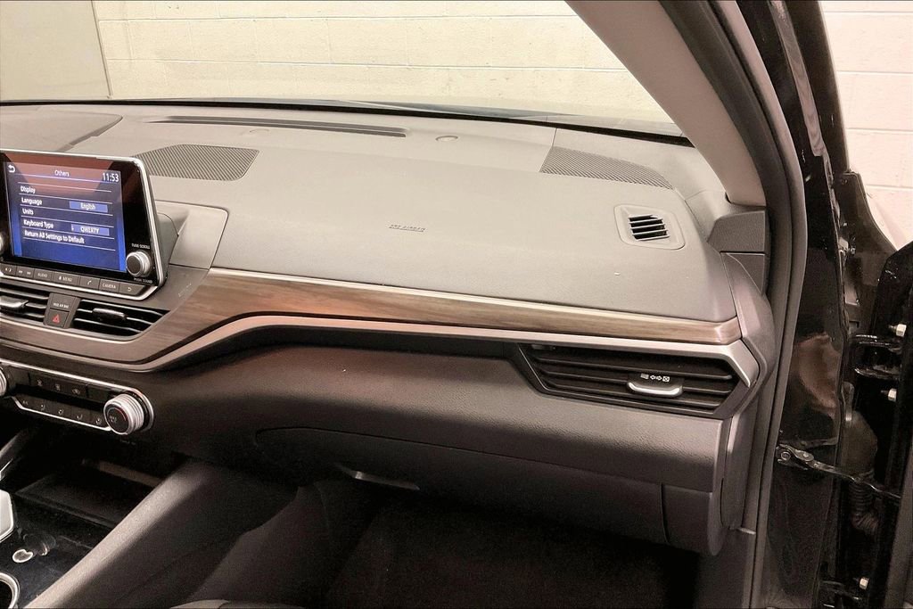 Certified 2024 Nissan Altima 2.5 SV FWD image 12