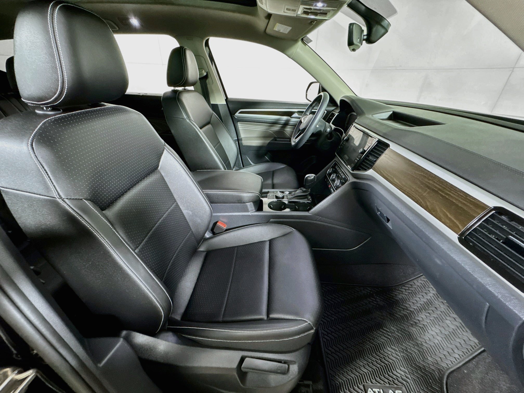 Used 2023 Volkswagen Atlas SE w/ Panoramic Sunroof Package AWD/4WD image 28