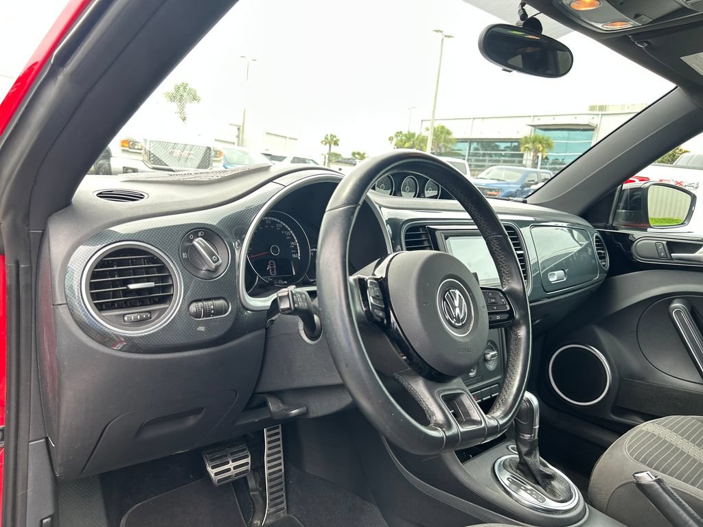Used 2014 Volkswagen Beetle R-Line FWD image 8