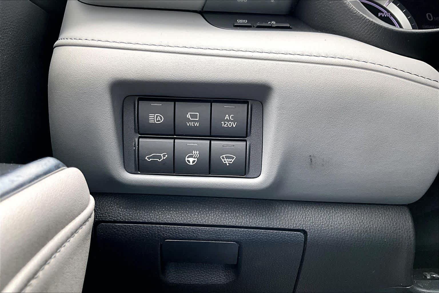 Used 2021 Toyota Highlander Platinum FWD image 34