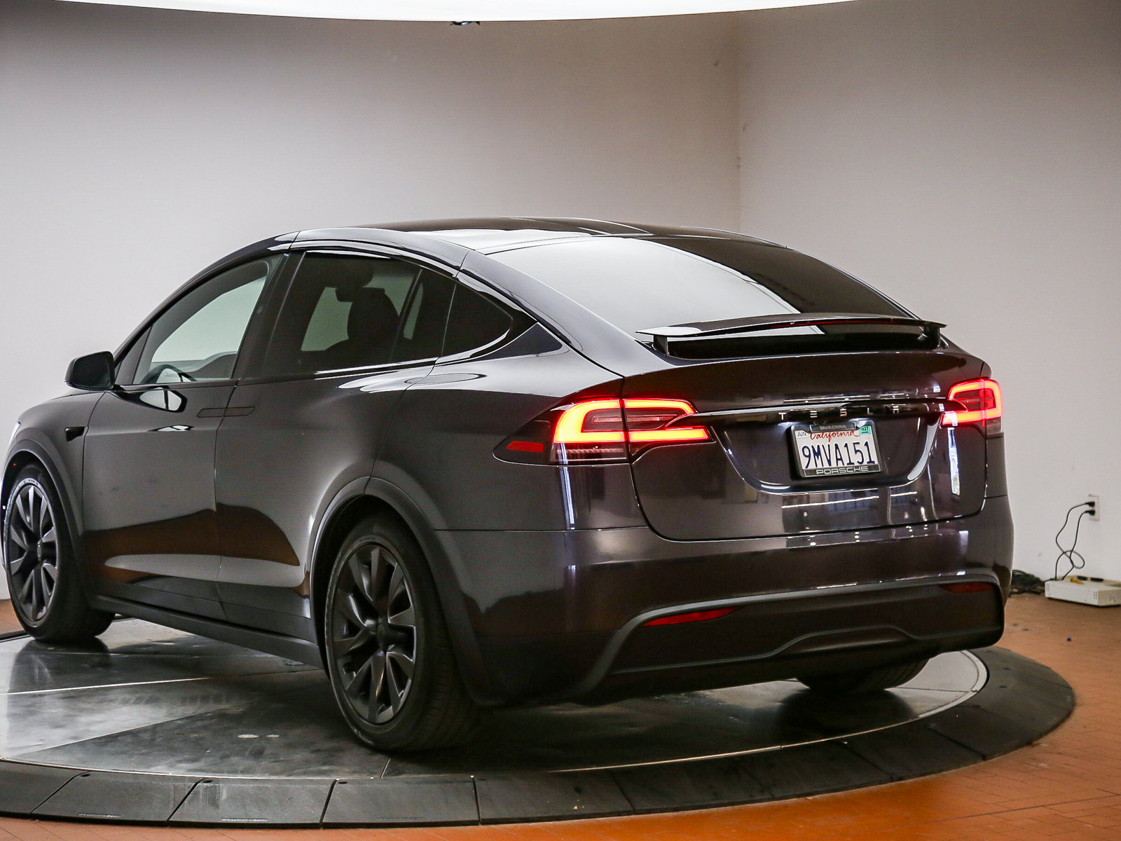 Used 2024 Tesla Model X AWD/4WD image 4