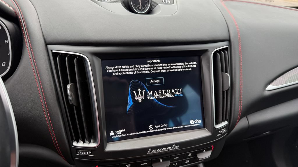 Used 2019 Maserati Levante GranLusso AWD/4WD image 39