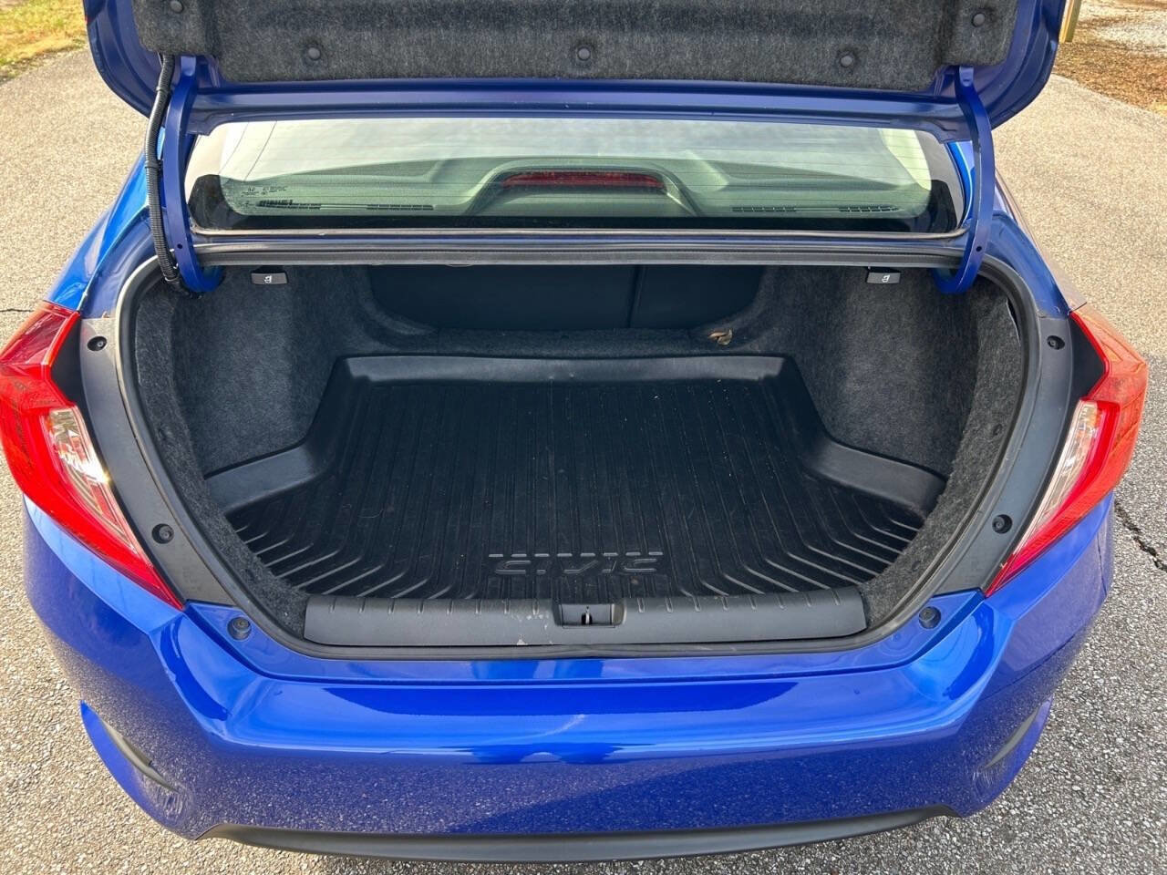 Used 2018 Honda Civic EX image 18