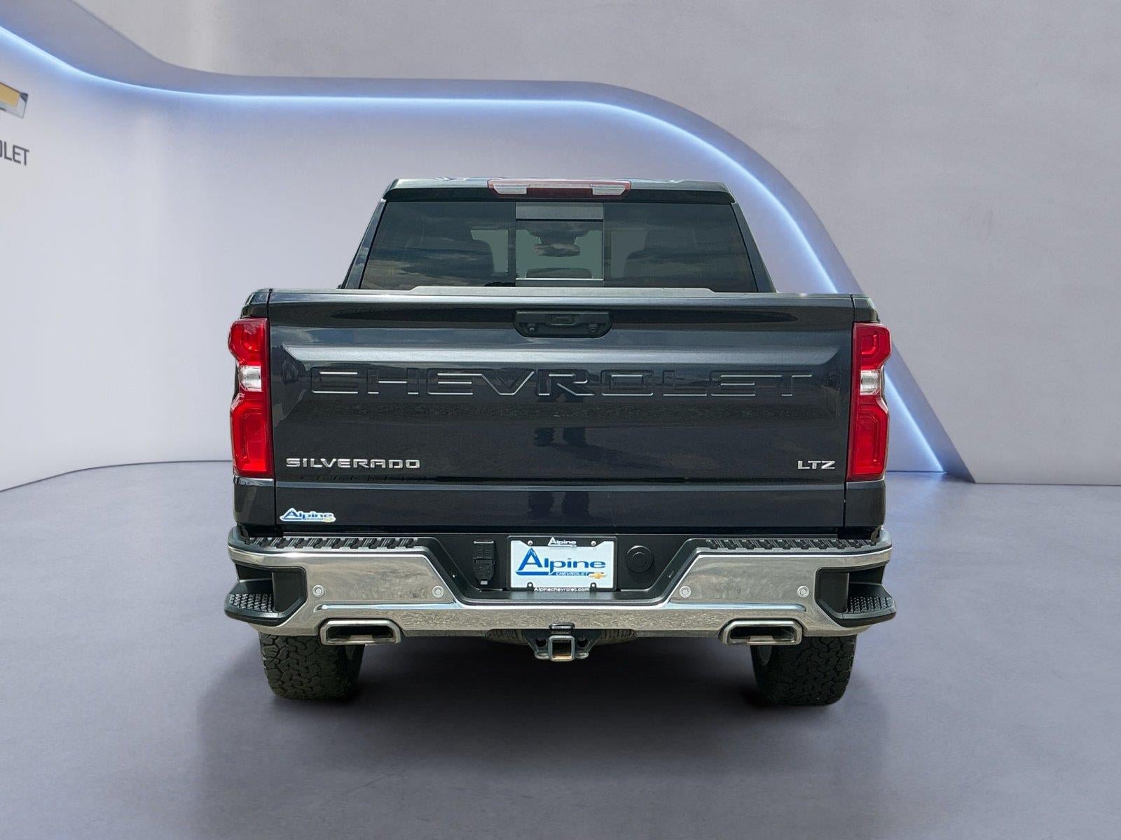 Used 2023 Chevrolet Silverado 1500 LTZ w/ LTZ Premium Package AWD/4WD image 4