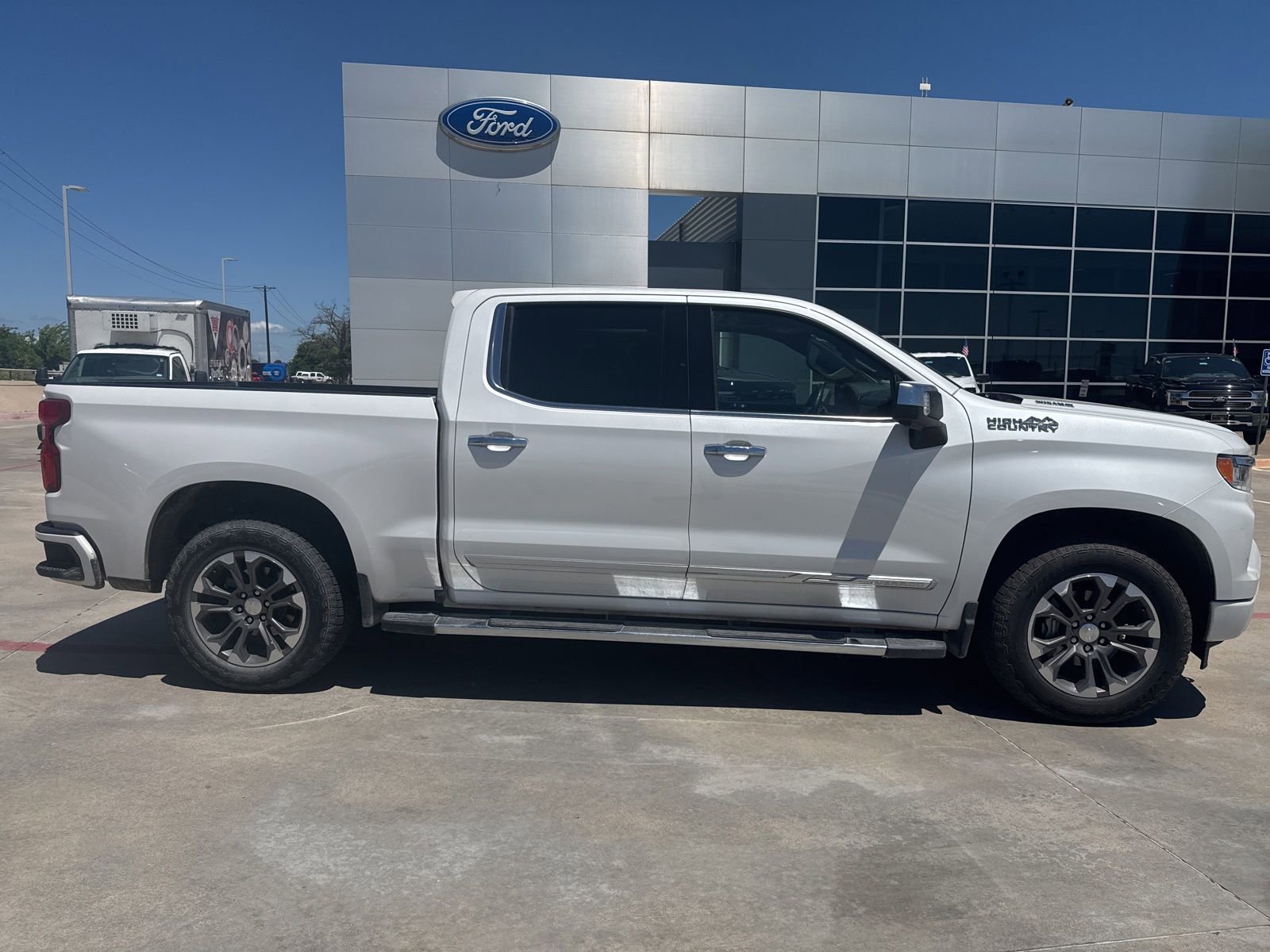 Used 2023 Chevrolet Silverado 1500 High Country w/ Technology Package AWD/4WD video 2
