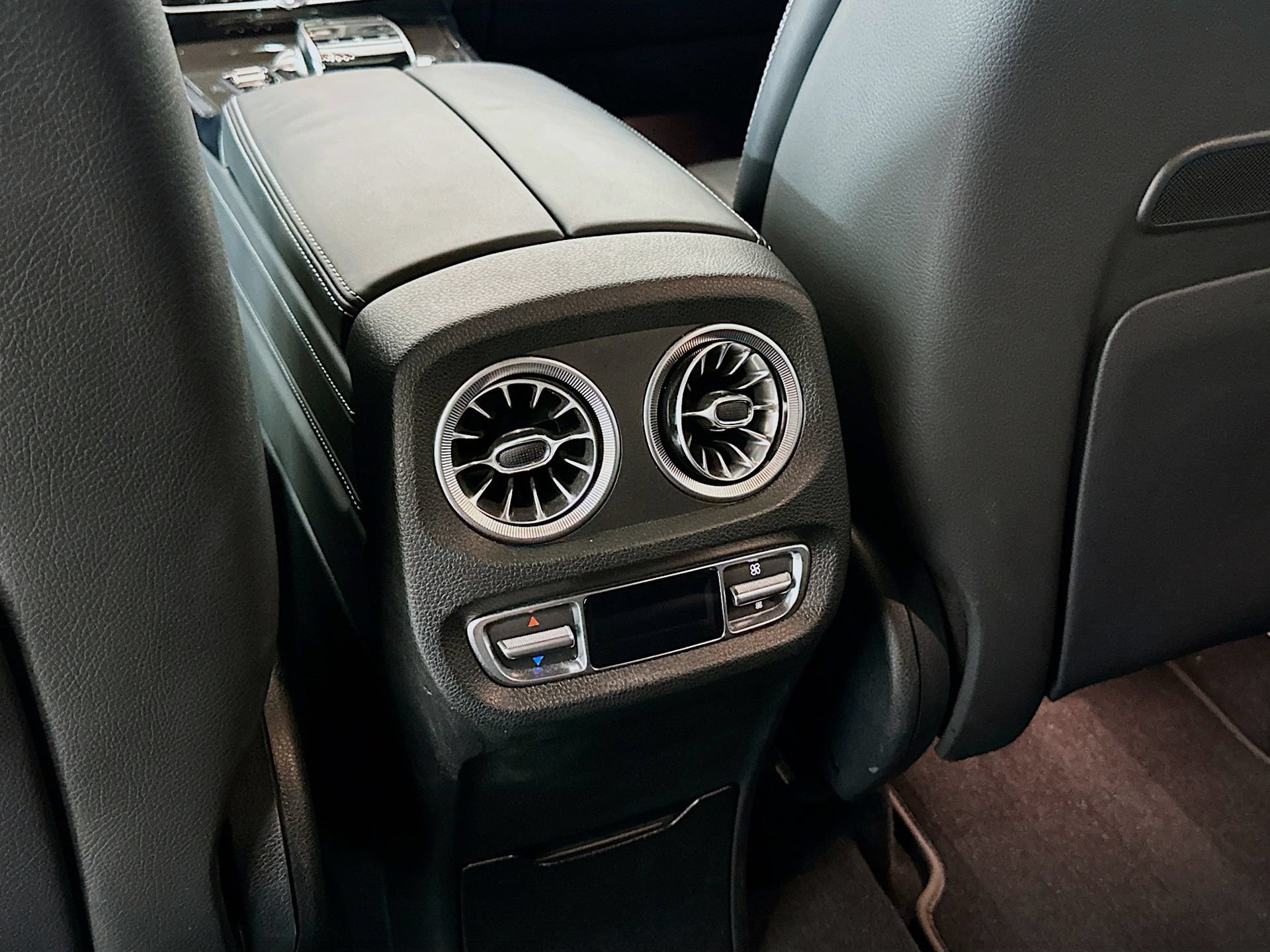 Used 2023 Mercedes-Benz G 550 image 27