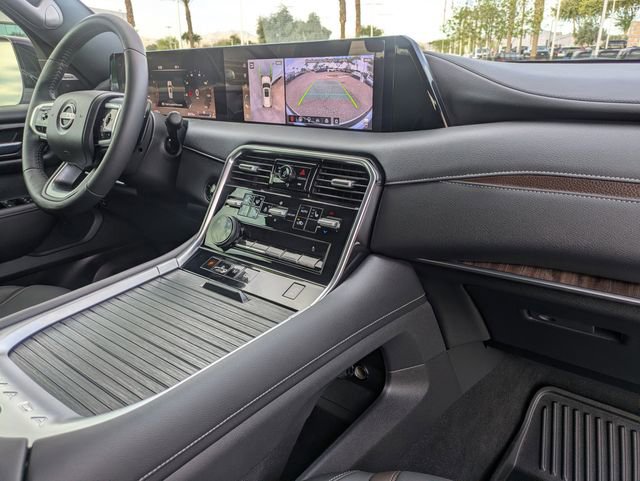 Used 2025 Nissan Armada SL image 13