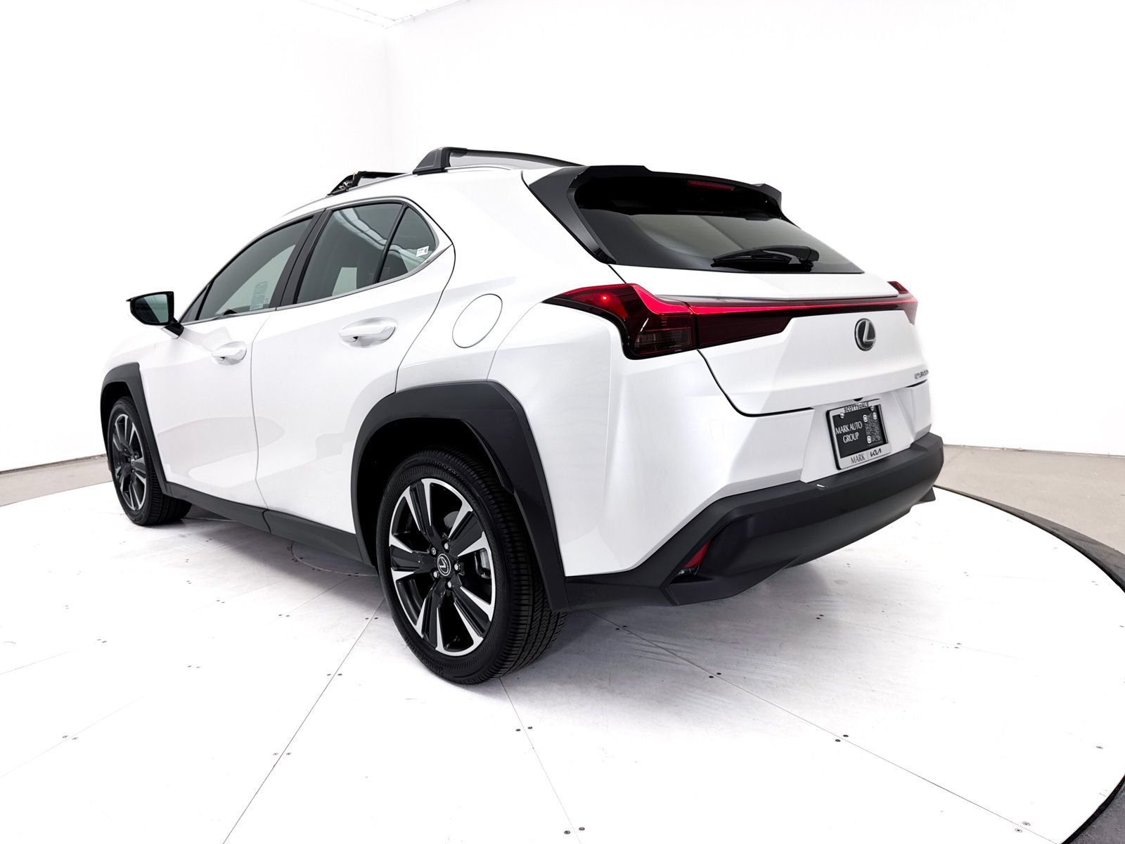 Used 2025 Lexus UX 300h FWD w/ Accessory Package (Z2) image 14