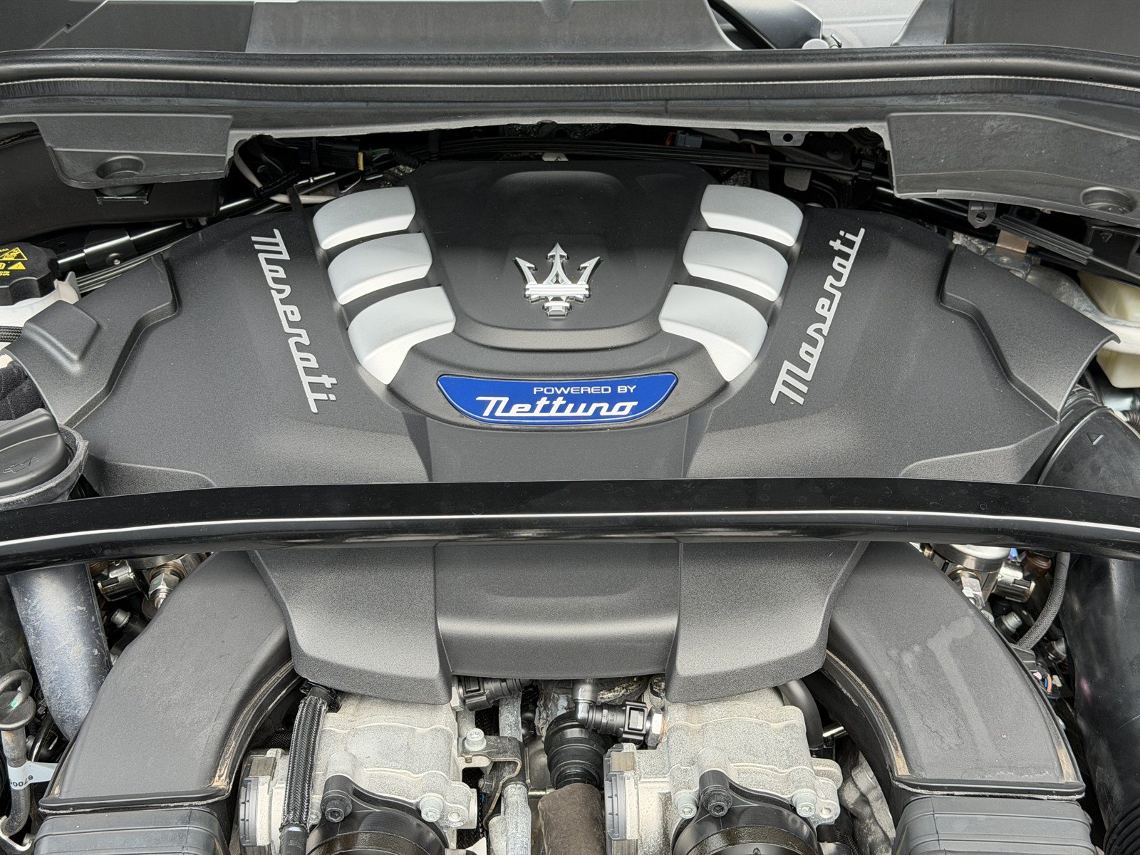 Used 2024 Maserati Grecale Trofeo AWD/4WD image 10