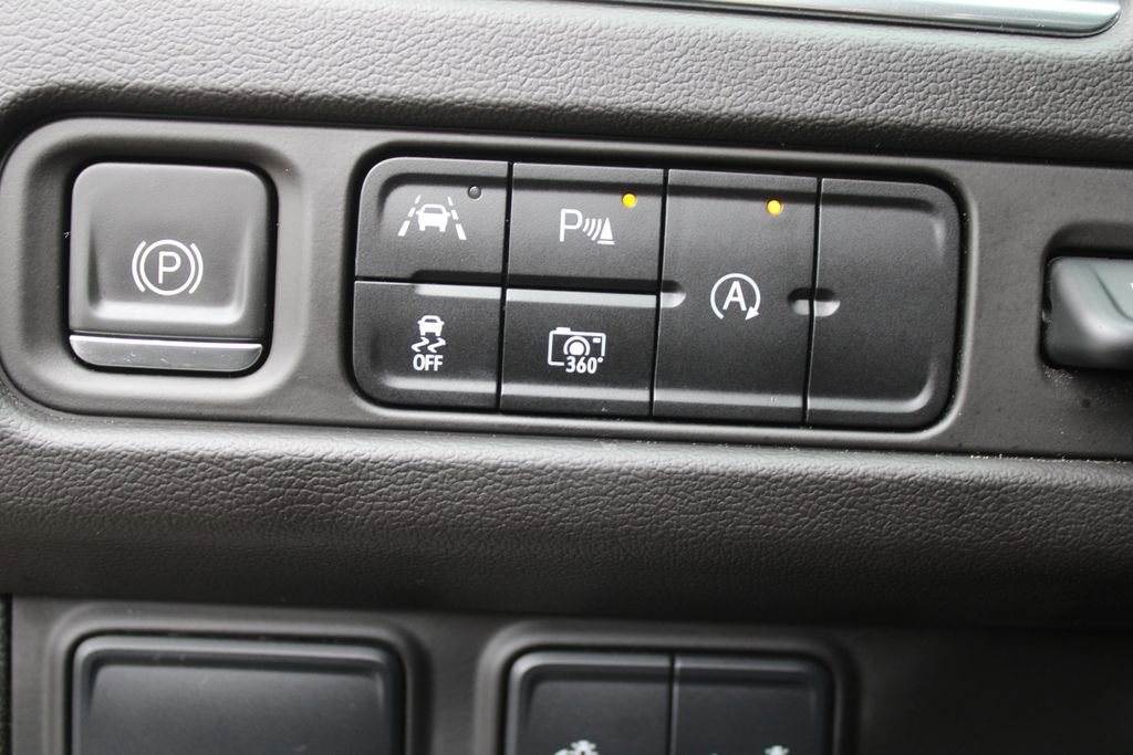 Used 2023 Chevrolet Suburban High Country image 30