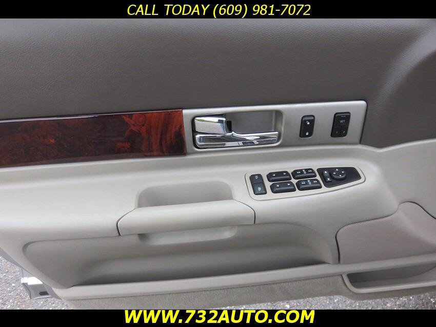 Used 2004 Lincoln LS image 19