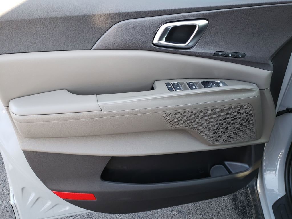 New 2026 Kia Carnival EX FWD image 17