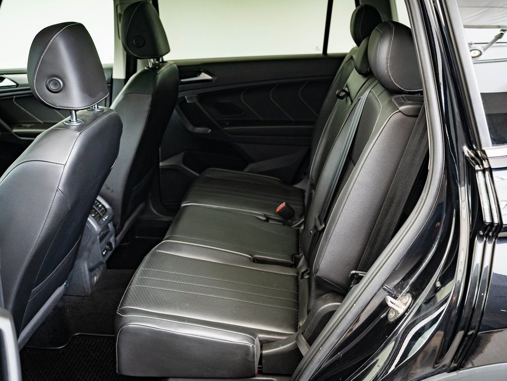 Used 2022 Volkswagen Tiguan SE w/ Panoramic Sunroof Package image 35