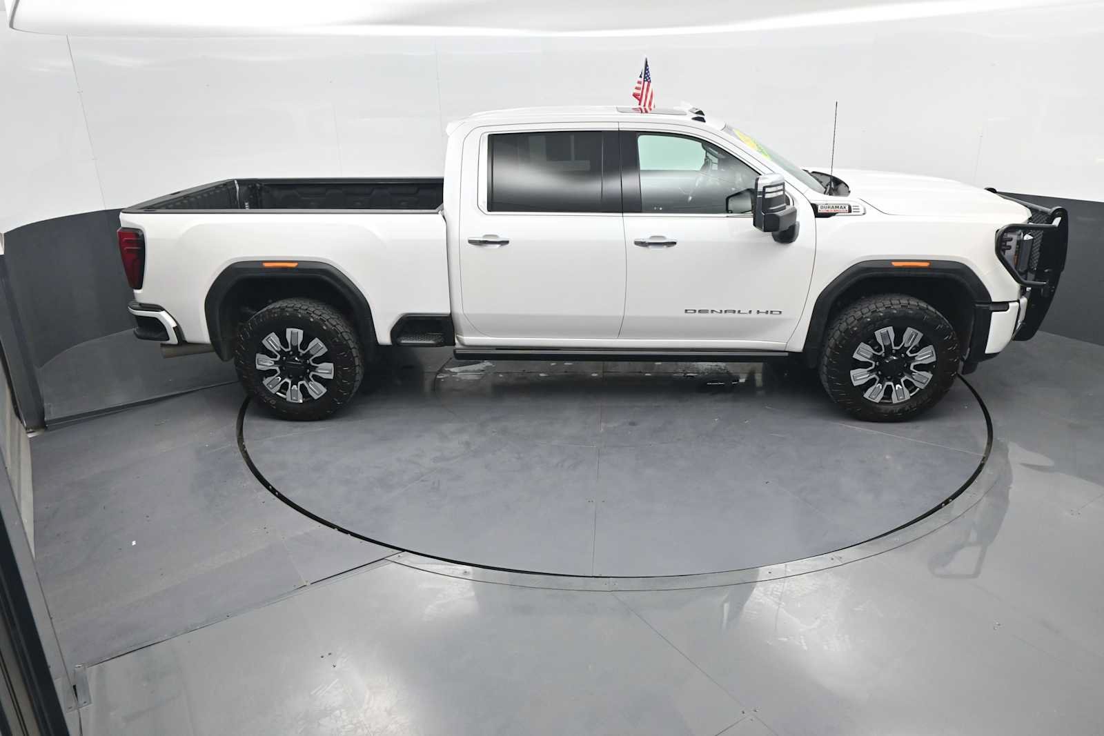 Used 2024 GMC Sierra 3500 Denali w/ Denali Reserve Package AWD/4WD image 36