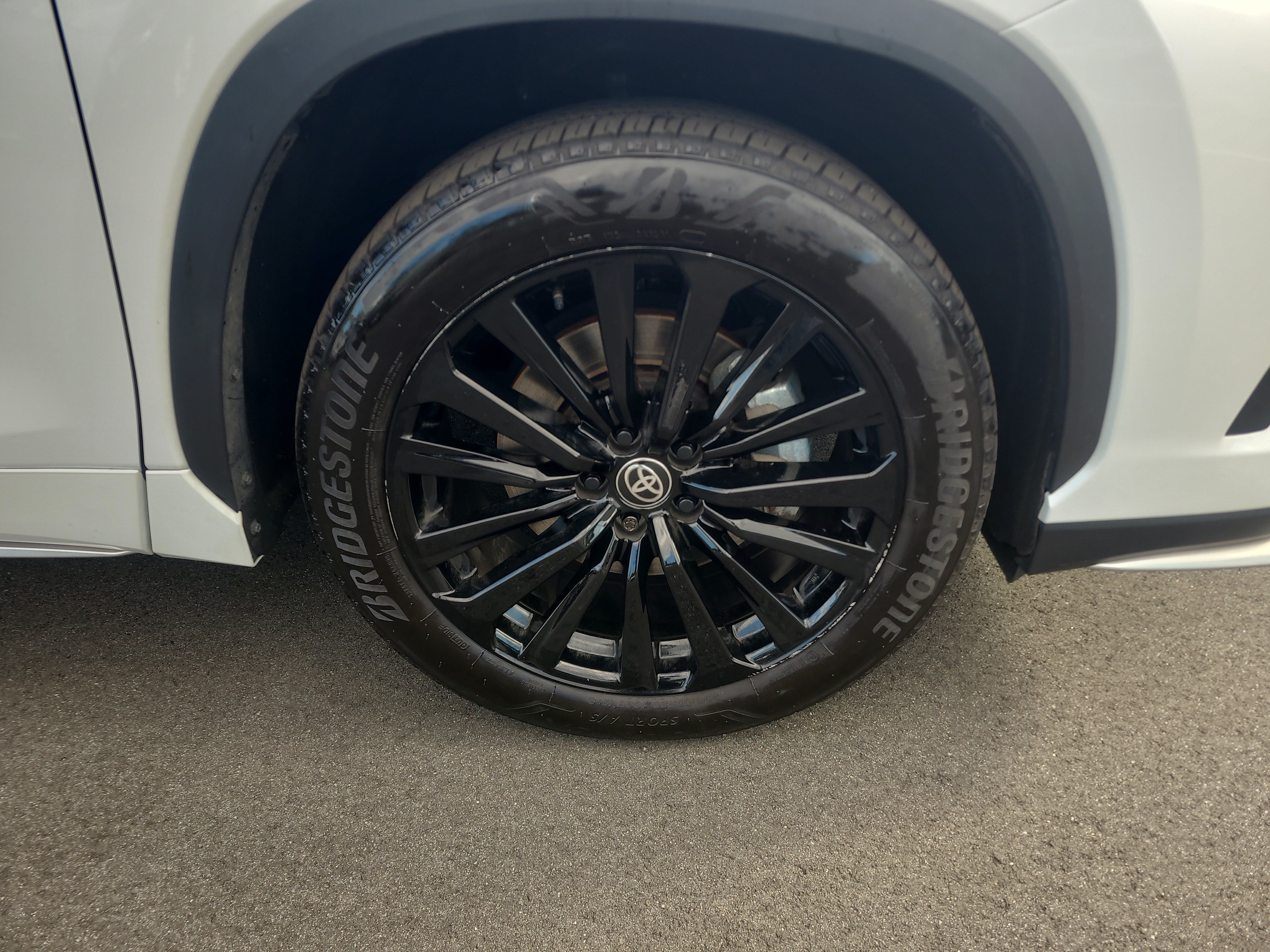 Certified 2025 Toyota Highlander XSE AWD/4WD image 12