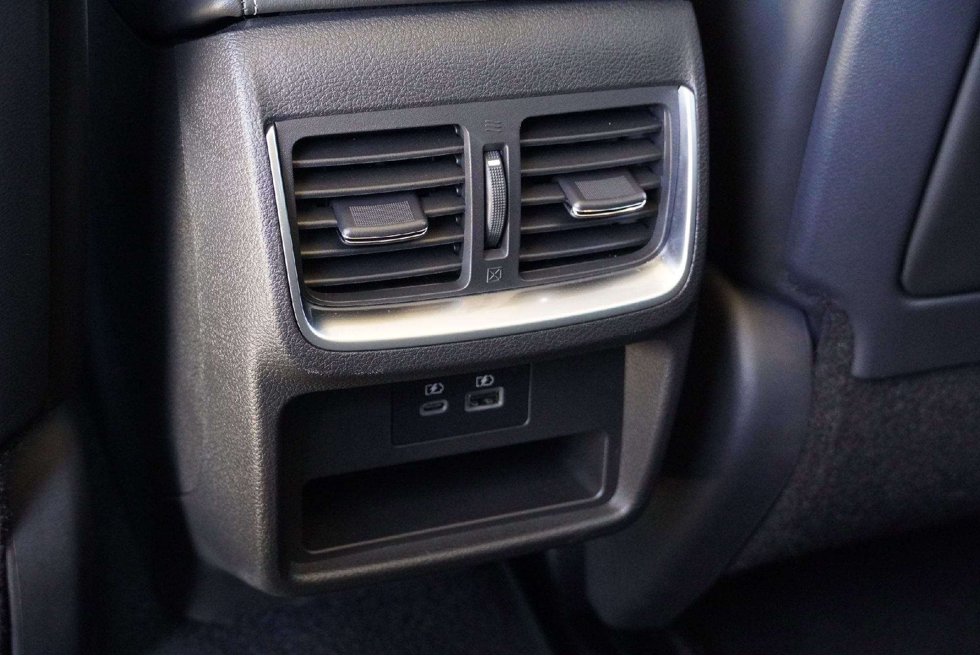 Certified 2024 INFINITI QX50 Luxe w/ Accent Package image 31