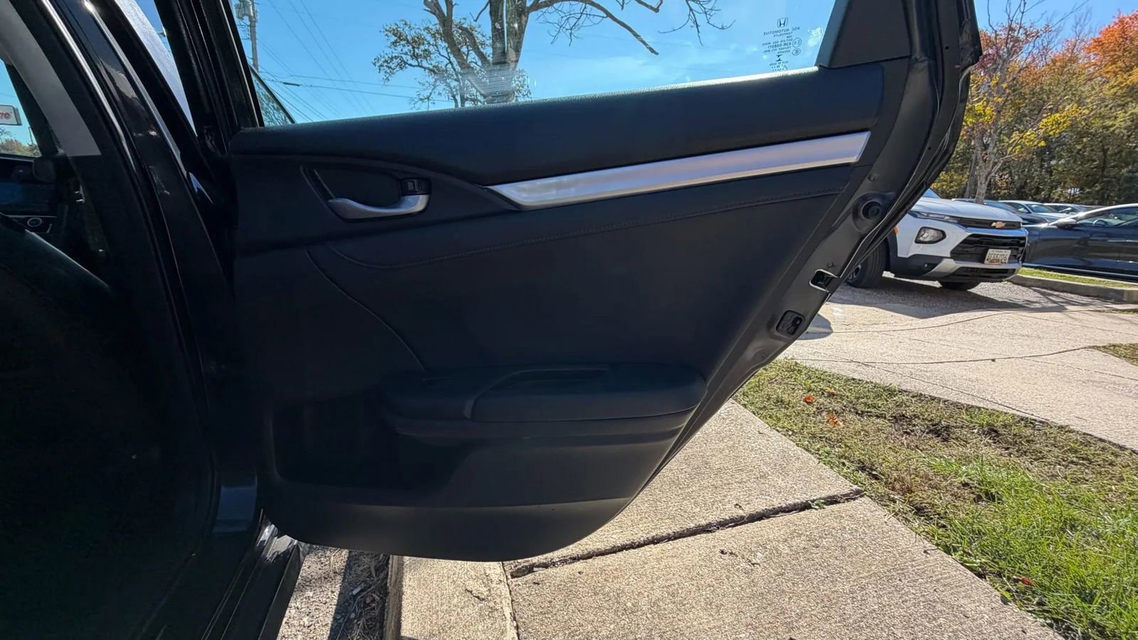 Used 2020 Honda Civic EX-L image 19