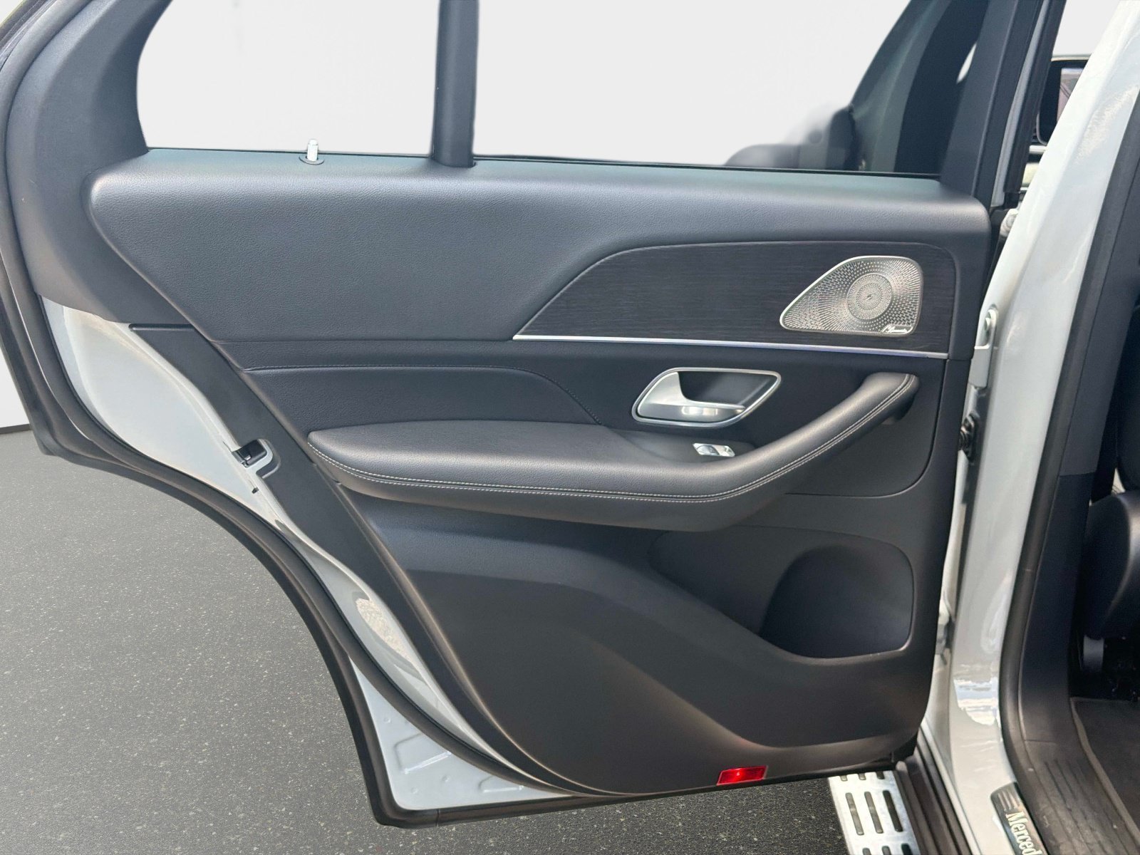 Certified 2024 Mercedes-Benz GLE 450e 4MATIC image 12