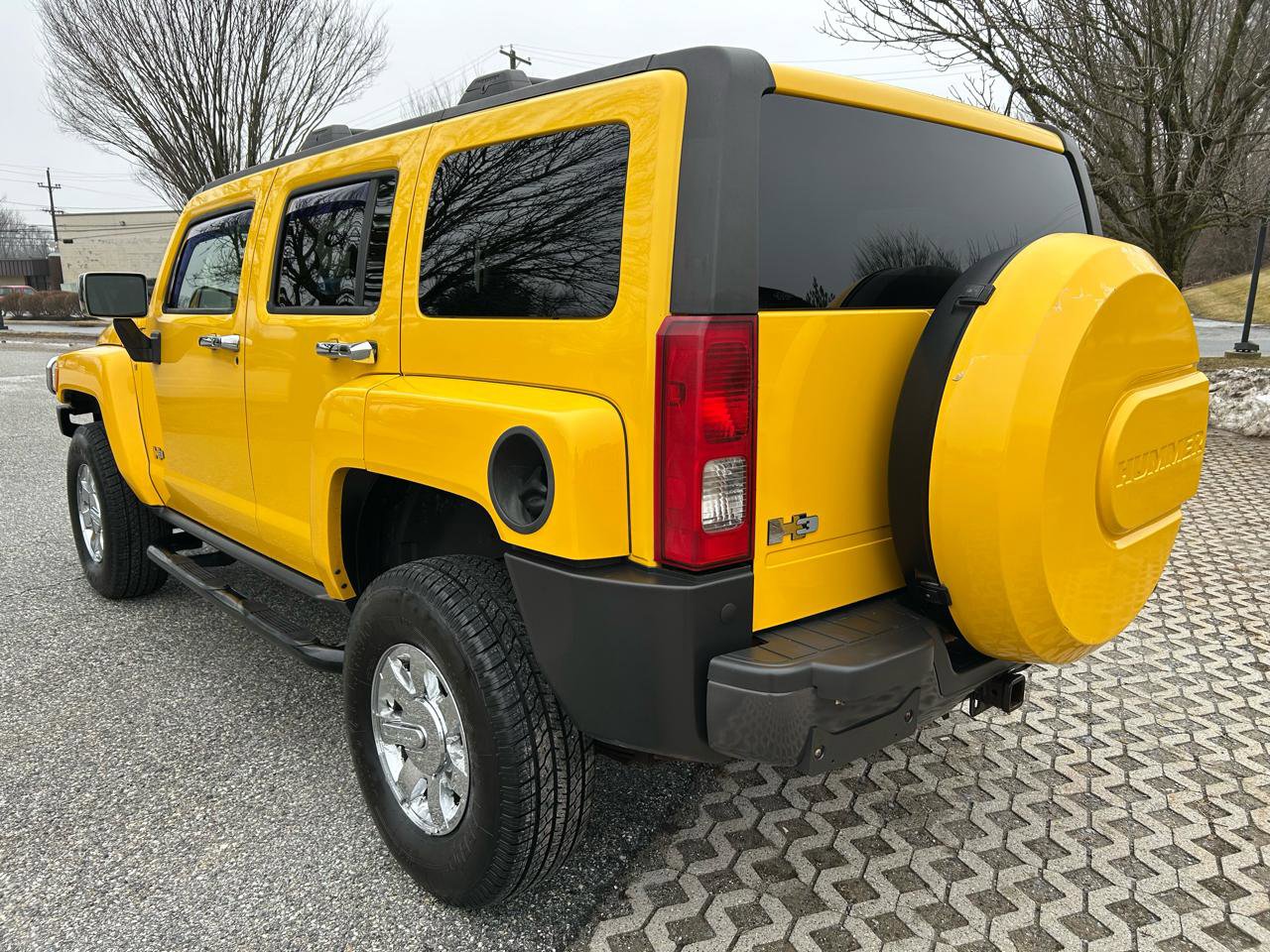 Used 2007 HUMMER H3 Adventure image 7