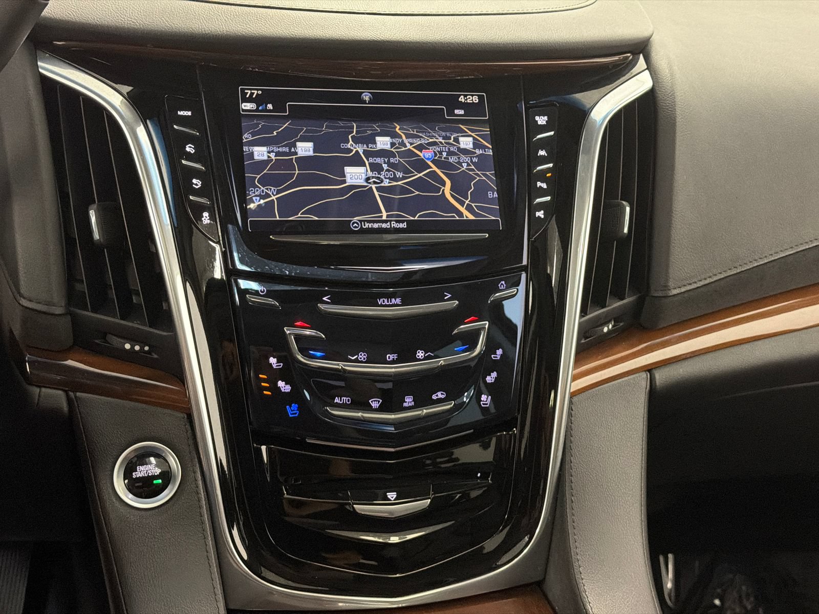 Used 2018 Cadillac Escalade Premium Luxury AWD/4WD image 28