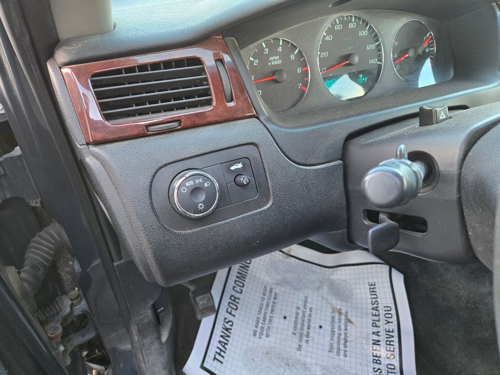 Used 2008 Chevrolet Impala LT image 13