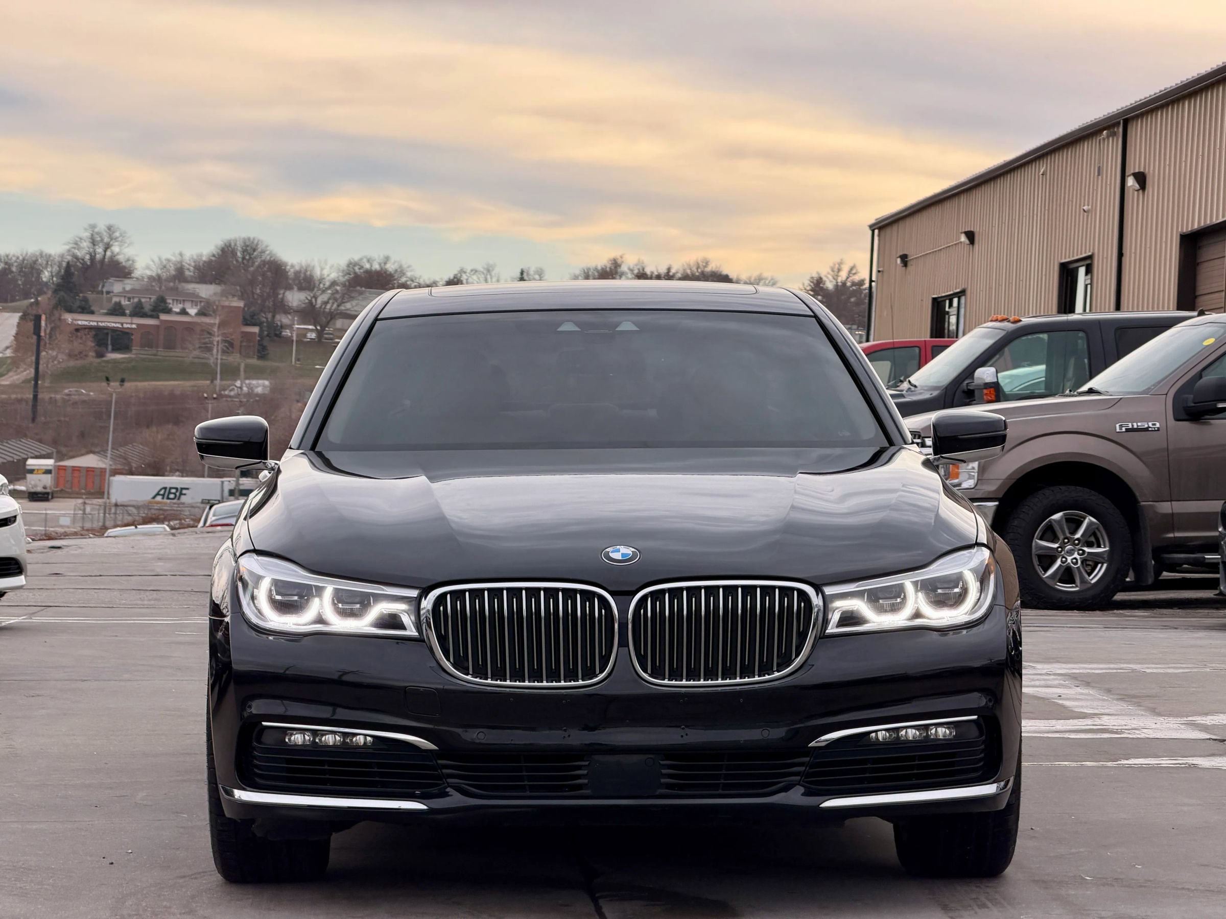 Used 2018 BMW 750i xDrive AWD/4WD image 3