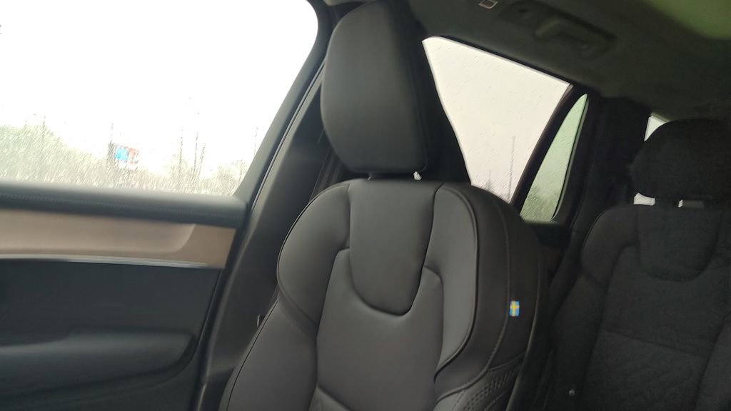 New 2026 Volvo XC90 T8 Plus w/ Protection Package Premier AWD/4WD image 24
