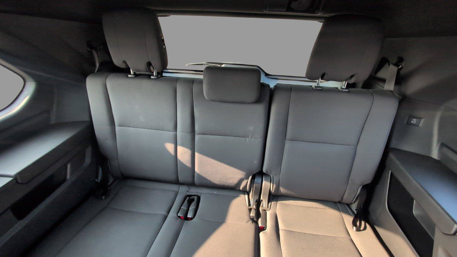 Used 2025 Toyota Sequoia SR5 AWD/4WD image 38
