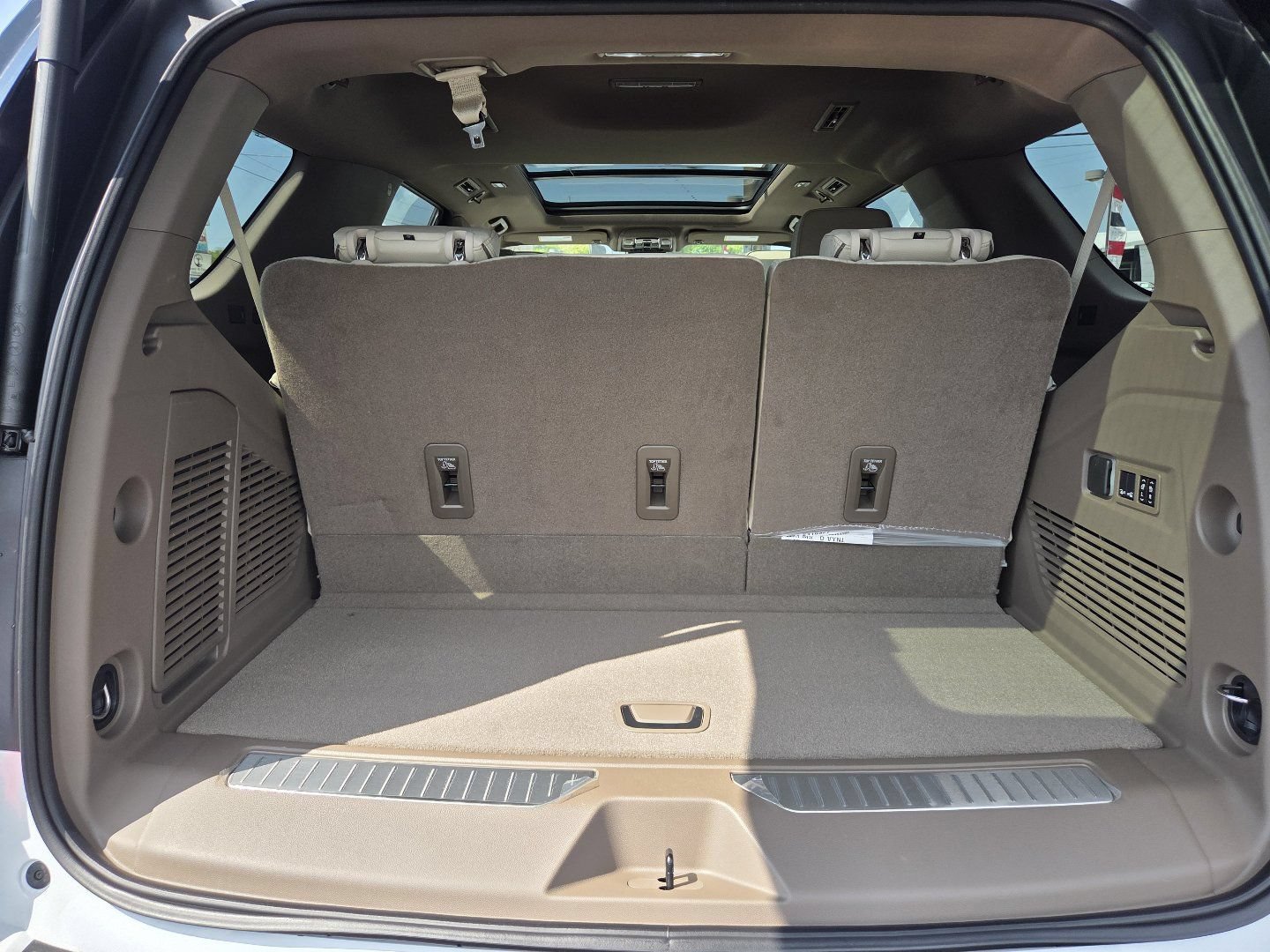 New 2026 GMC Yukon Denali w/ Sun & Power Step Package AWD/4WD image 24