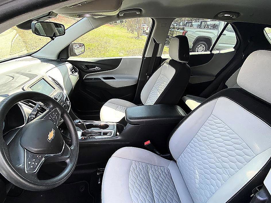 Used 2020 Chevrolet Equinox LS image 11