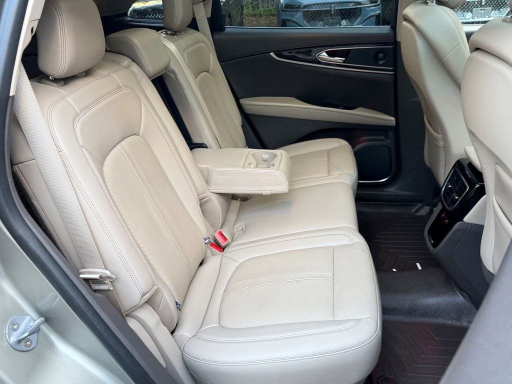 Used 2023 Lincoln Nautilus Reserve w/ Equipment Group 201A image 14