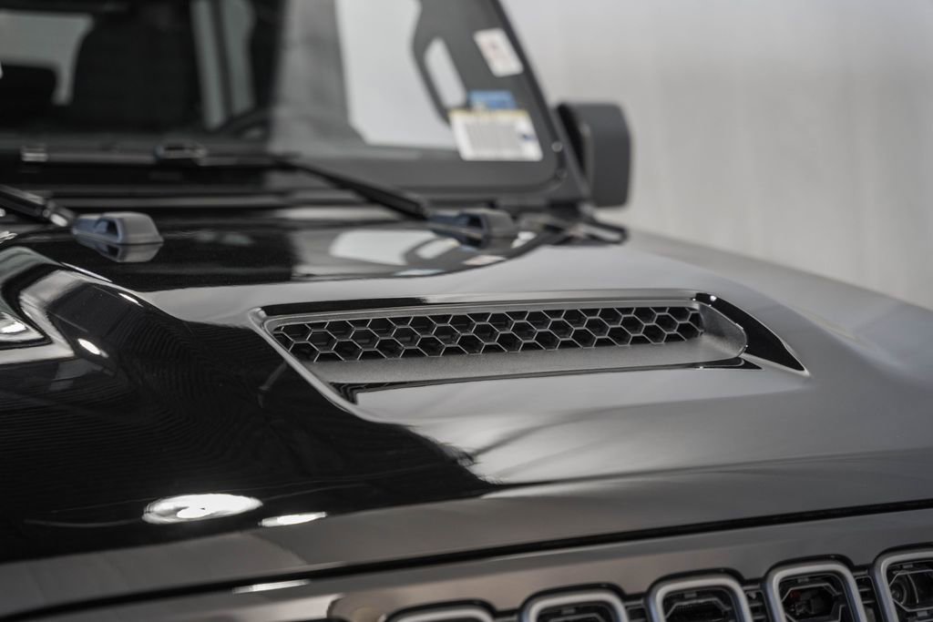 New 2026 Jeep Gladiator Sport image 9