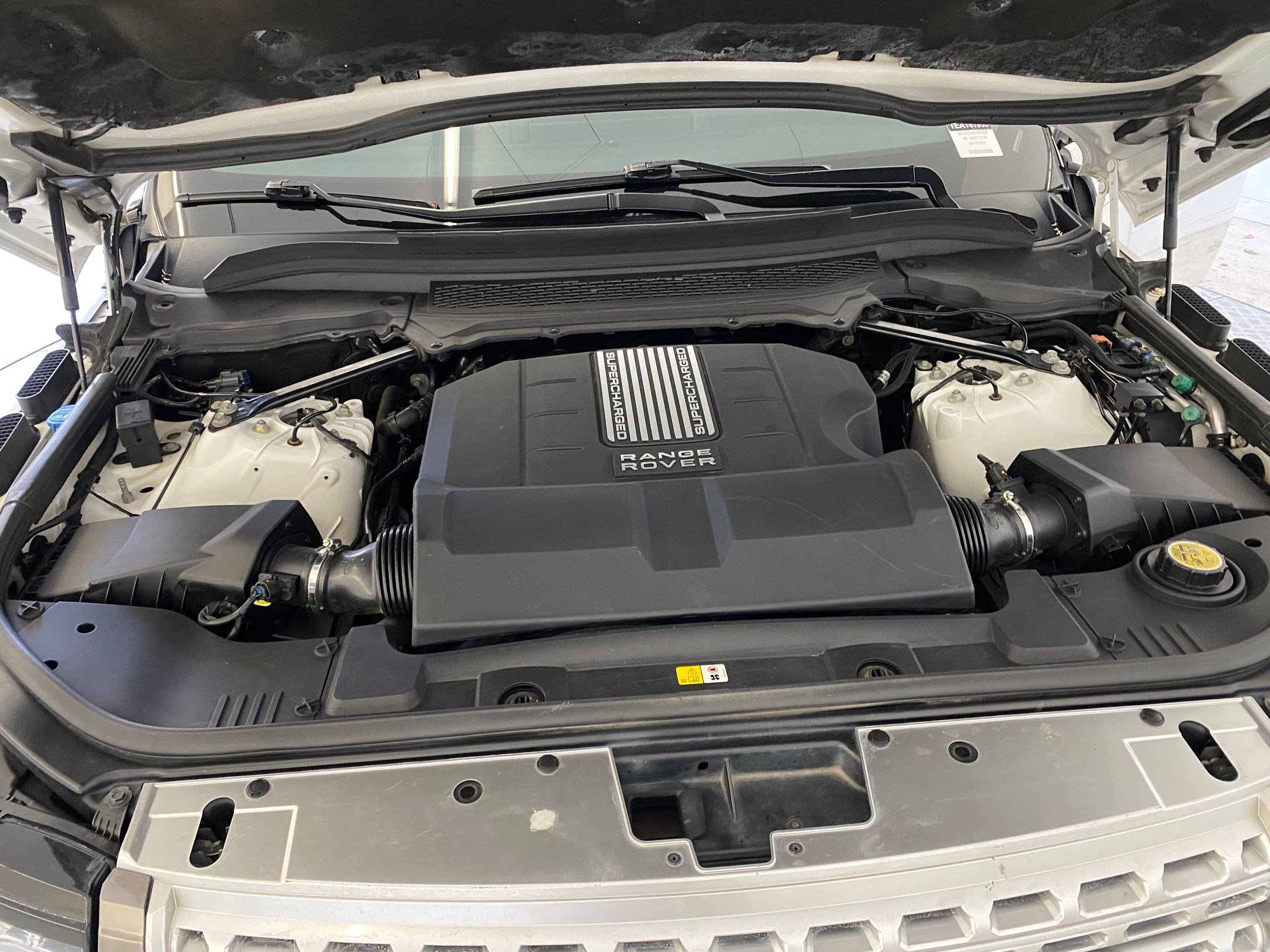 Used 2014 Land Rover Range Rover HSE image 33