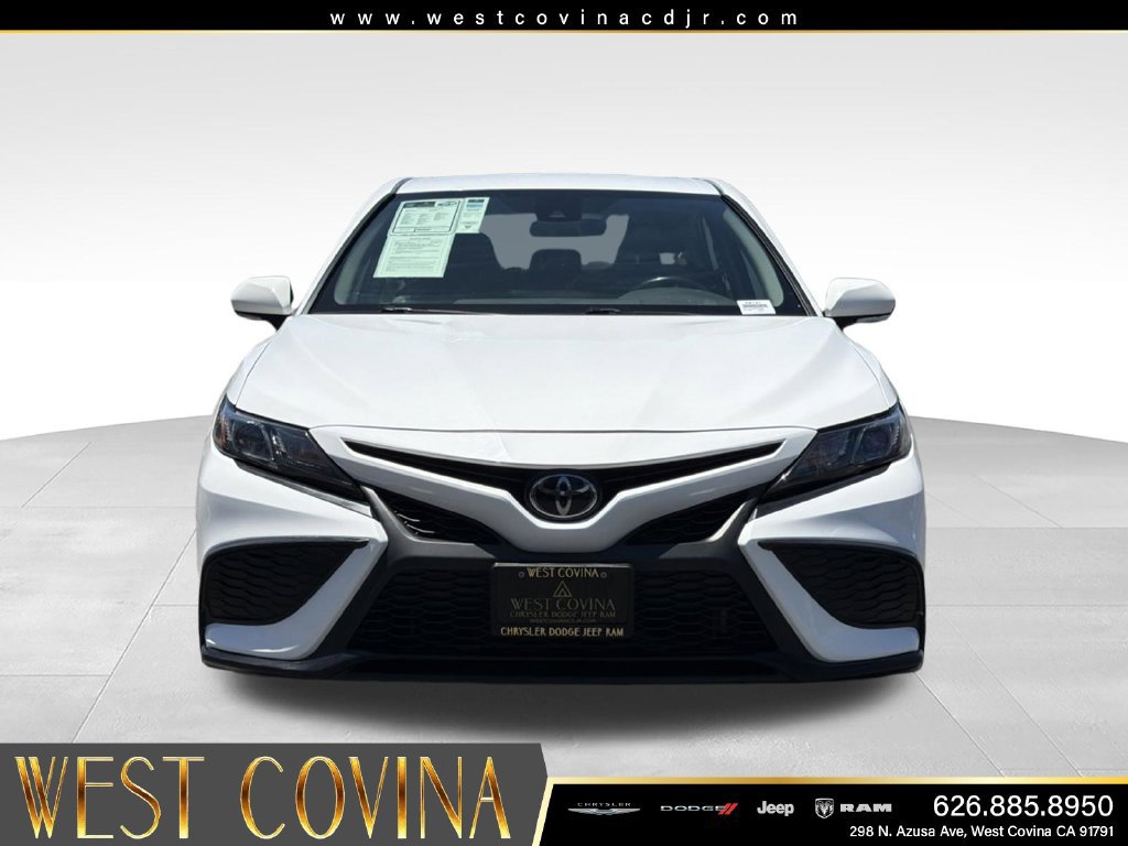 Used 2024 Toyota Camry SE FWD image 3