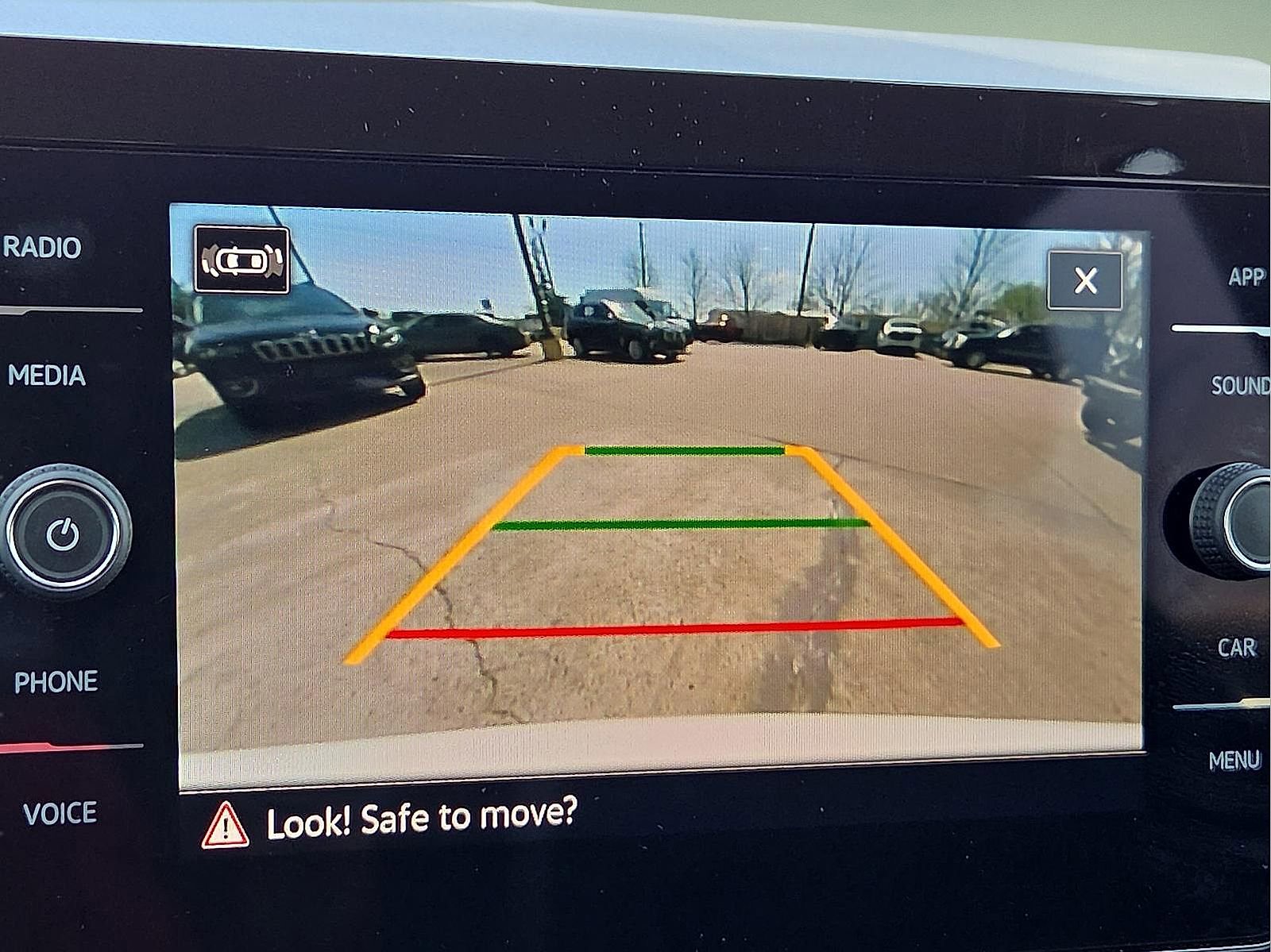 Used 2025 Volkswagen Taos SE image 16