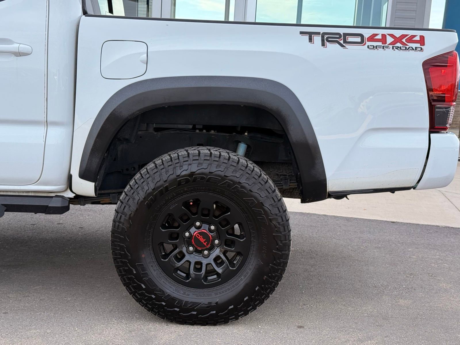 Used 2019 Toyota Tacoma TRD Off-Road image 15