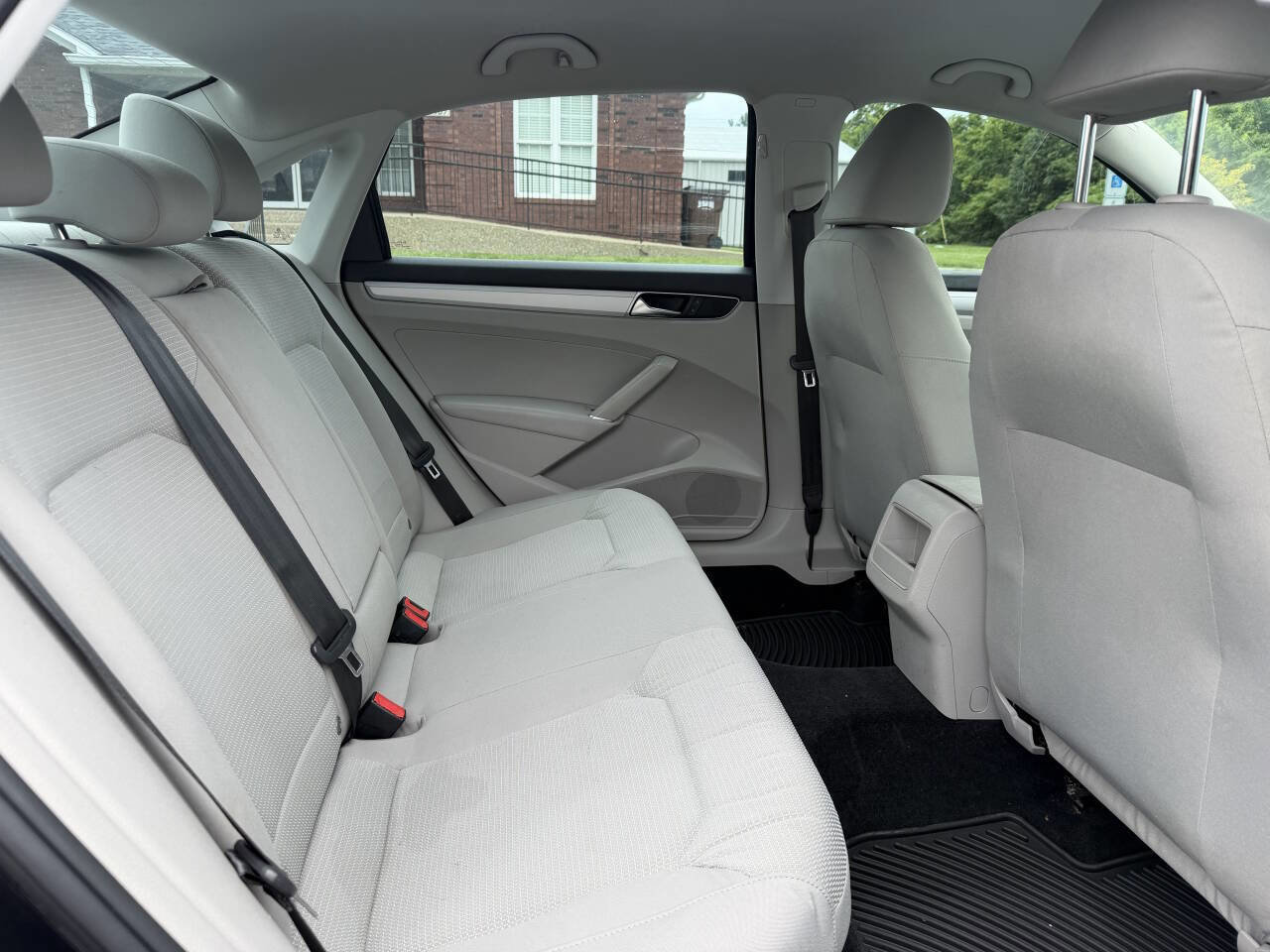 Used 2017 Volkswagen Passat 1.8T S FWD image 19