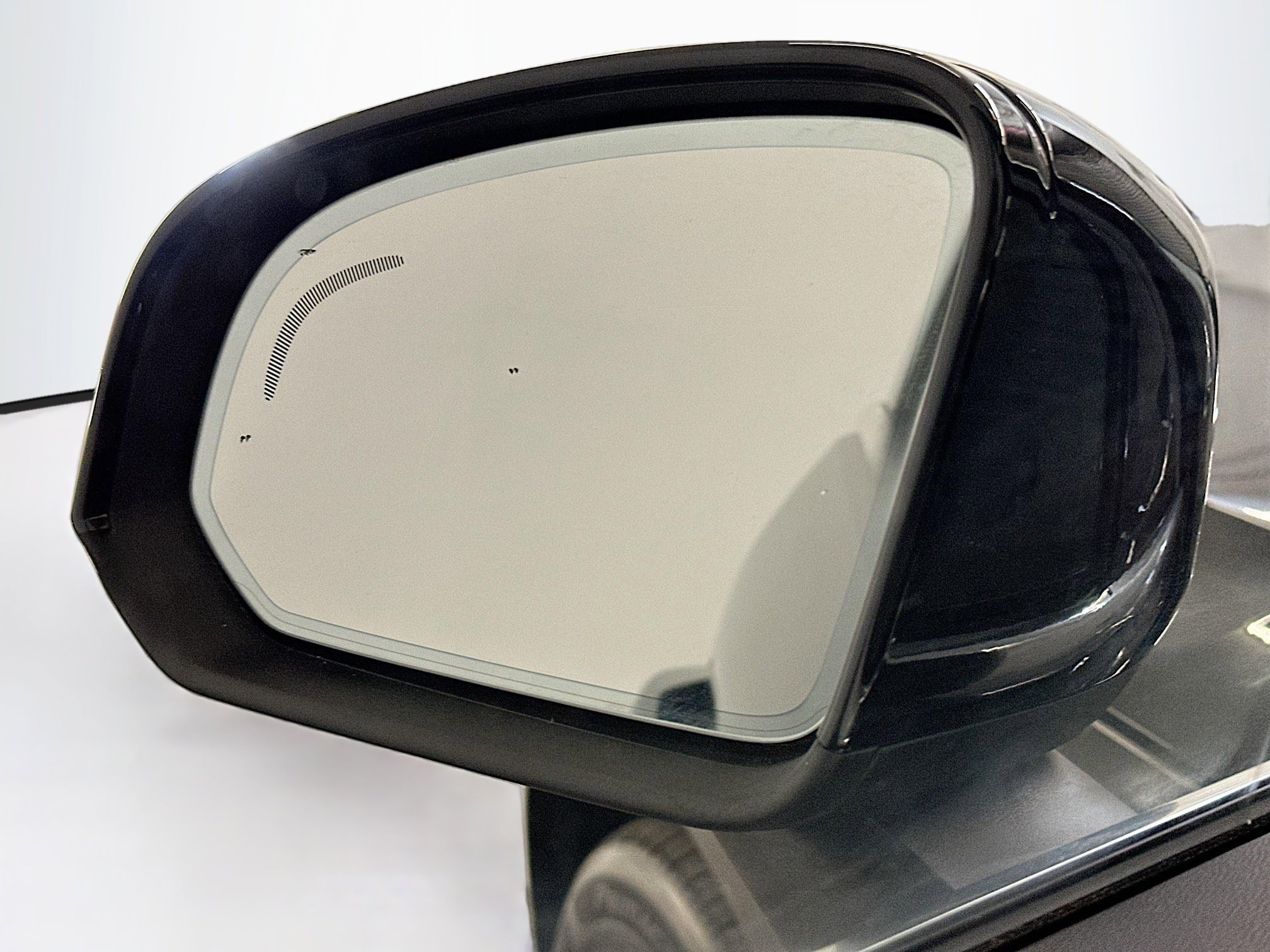 Used 2025 Volvo XC40 B5 Core image 16